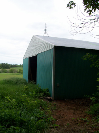 Antenna on machine shed